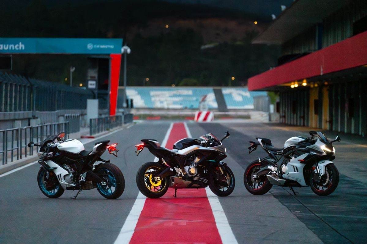 DueruoteTG #228 - CFMOTO 675 SR-R e 675 NK, Vespa GTS  310